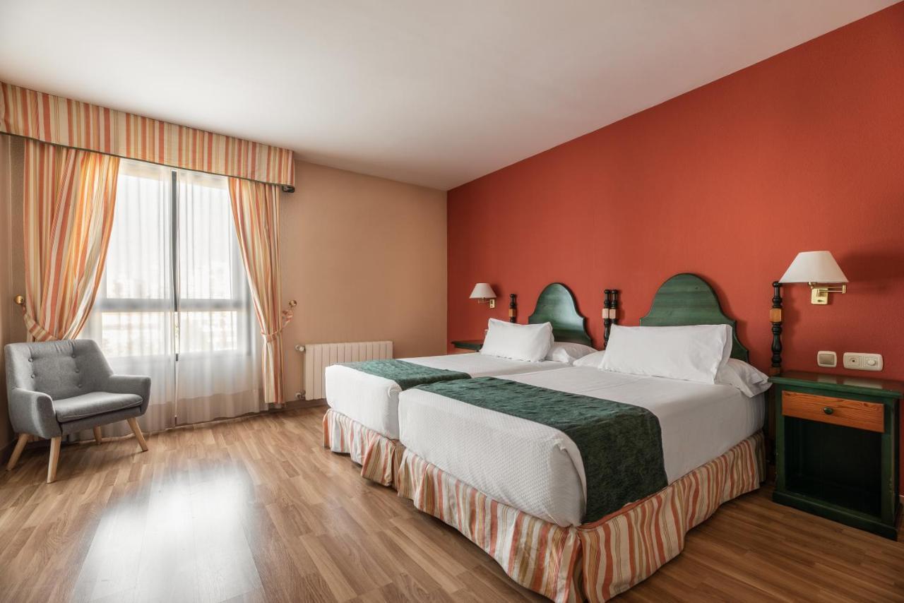 Hotel Rio Бадахос Экстерьер фото